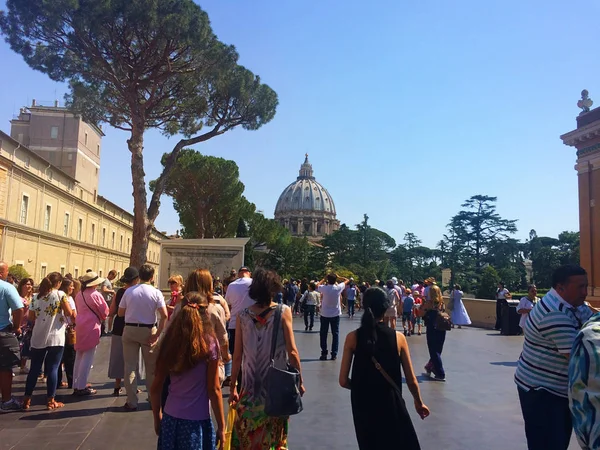 Vatikán-svaté místo, srdce křesťanské kultury a náboženství — Stock fotografie