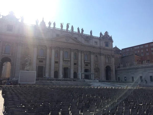 Vatican - a holy place, the heart of Christian culture and religion — Stock Photo, Image