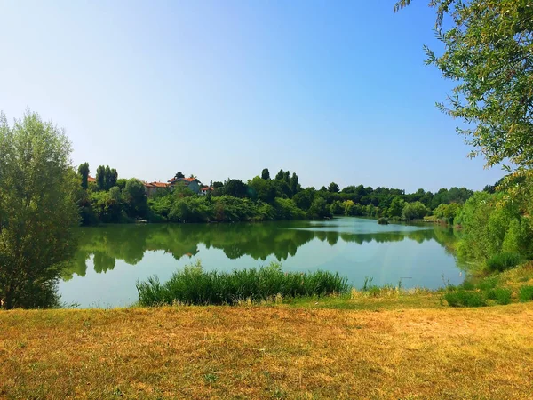 Doğa İtalya parlak renkler. Rimini şehir