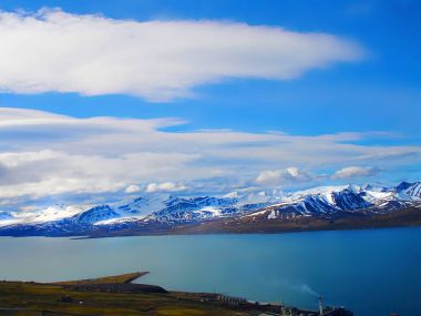 Svalbard. Mount Olaf görüntüleyin. Norveç. Bir turist Rota