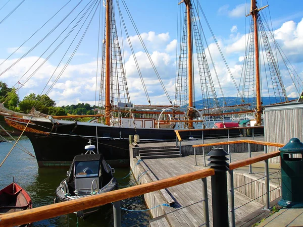 Schooners, boats, boats on the pier. Norway. summer 2012 — Stock Photo, Image