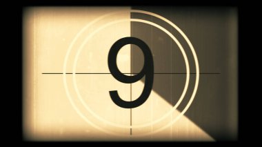 Tek renkli evrensel geri sayım film liderinin 3 boyutlu canlandırması. 10 'dan 0' a geri sayım saati. Detaylar, çizikler, çizikler, toprak, keçeli kalemler ve film tahıllarıyla dolu eski filmin efekti