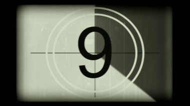 Tek renkli evrensel geri sayım film liderinin 3 boyutlu canlandırması. 10 'dan 0' a geri sayım saati. Detaylar, çizikler, çizikler, toprak, keçeli kalemler ve film tahıllarıyla dolu eski filmin efekti