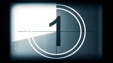 Tek renkli evrensel geri sayım film liderinin 3 boyutlu canlandırması. 10 'dan 0' a geri sayım saati. Detaylar, çizikler, çizikler, toprak, keçeli kalemler ve film tahıllarıyla dolu eski filmin efekti