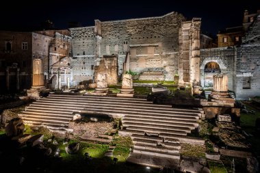 Foro Augusto o gece