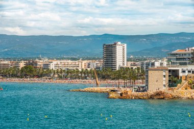 Salou, Tarragona, İspanya - 06/13/2016. Ana plaj görüntülemek 