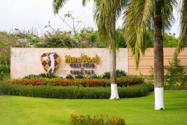 Punta Cana, Dominik Cumhuriyeti - 22 Mayıs 2017: tabela golf club 