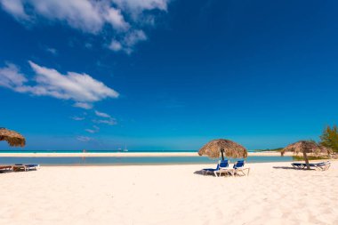 Kumlu plaj Playa cennet, ada, Cayo Largo, Küba. Metin için yer kopyalayın.