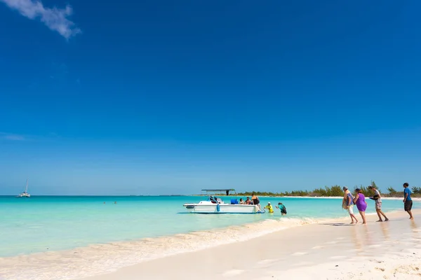 Spiaggia di sabbia Playa Paradiso dell'isola di Cayo Largo, Cuba. Copia spazio per testo . — Foto Stock