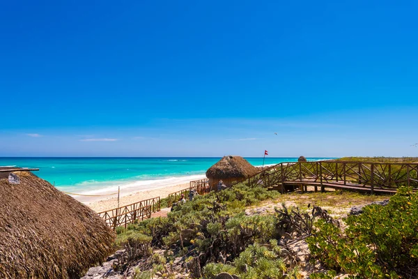 View on beach Playa Paradise of the island of Cayo Largo, Cuba. Copy space for text. — Stock Photo, Image