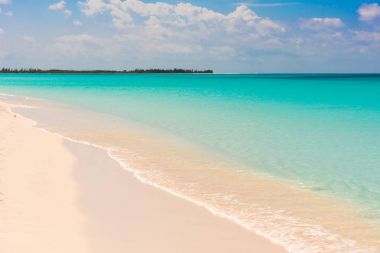 Kumlu plaj Playa cennet, ada, Cayo Largo, Küba. Metin için yer kopyalayın.