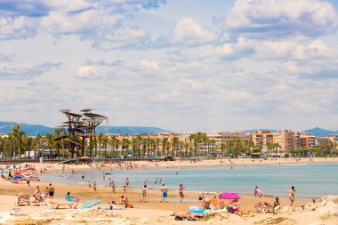 La Pineda, İspanya - 6 Haziran 2017: Sahil Costa Dorada, beach La Pineda, Tarragona, Catalunya, İspanya. Metin için yer kopyalayın. 