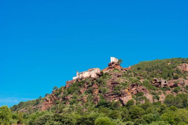 Mare de Deu de la Roca, Montbrio del Camp, Tarragona, kasaba Catalunya, İspanya yakınındaki antik Kilisesi. Metin için yer kopyalayın.