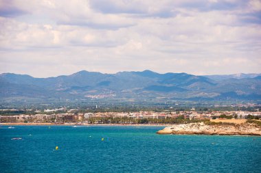 Kıyı şeridi Costa Dorada, Salou, Tarragona, Catalunya, İspanya ana plaj. Metin için yer kopyalayın.