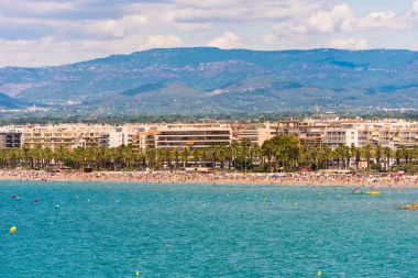 Kıyı şeridi Costa Dorada, Salou, Tarragona, Catalunya, İspanya ana plaj. Metin için yer kopyalayın.