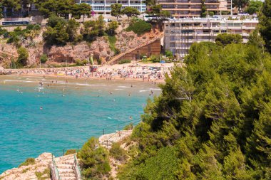 Kıyı şeridi Costa Dorada, plaj Salou, Tarragona, Catalunya, İspanya. Metin için yer kopyalayın.