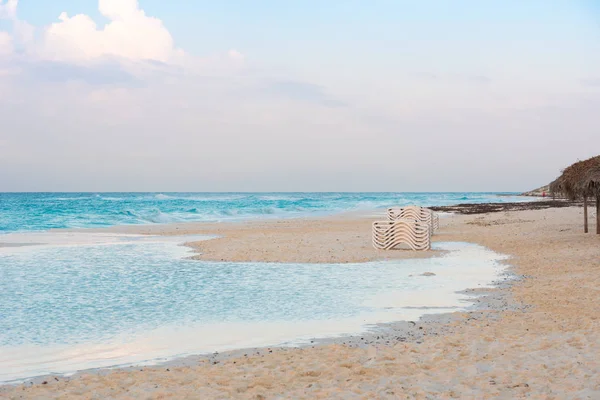 Sunrise on the island of Cayo Largo, Cuba. Copy space for text. — Stock Photo, Image