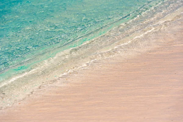 Cayo Largo, Küba plaj dalga yakın çekim. Yakın çekim.