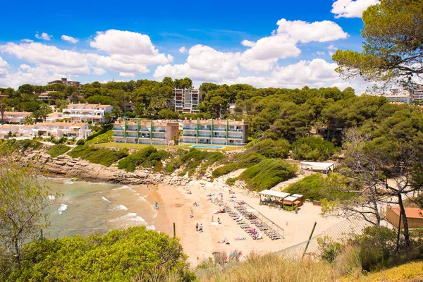 Kıyı şeridi Costa Dorada, plaj Salou, Tarragona, Catalunya, İspanya. Metin için yer kopyalayın.