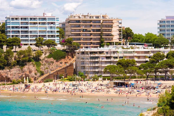 Kıyı şeridi Costa Dorada, plaj Salou, Tarragona, Catalunya, İspanya. Metin için yer kopyalayın.