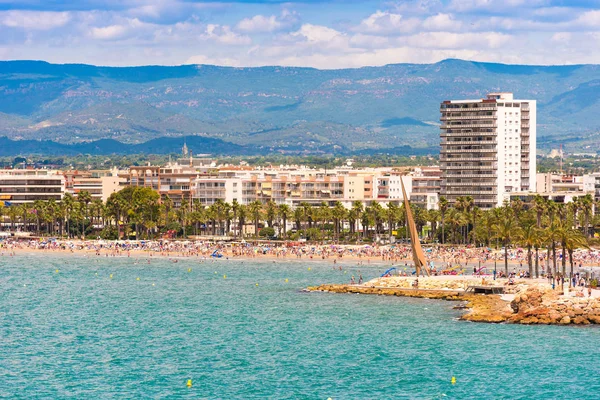 Kıyı şeridi Costa Dorada, Salou, Tarragona, Catalunya, İspanya ana plaj. Metin için yer kopyalayın.