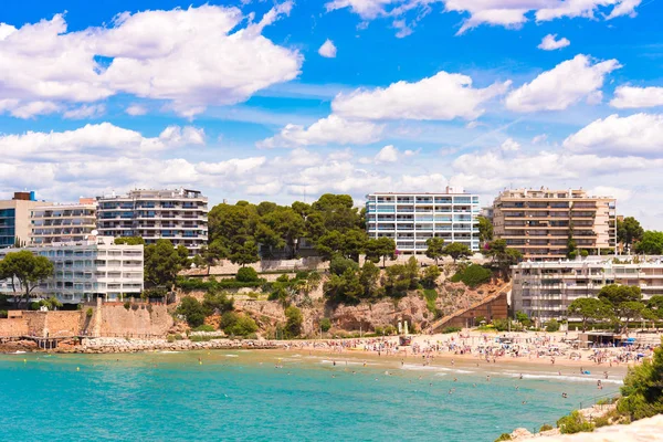 Kıyı şeridi Costa Dorada, plaj Salou, Tarragona, Catalunya, İspanya. Metin için yer kopyalayın.