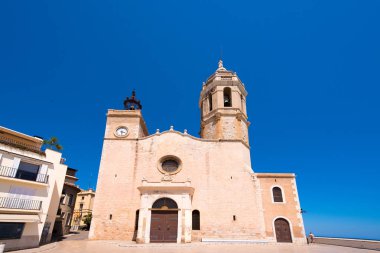 Sitges, Catalunya, İspanya - 20 Haziran 2017: Sant Bartomeu ve Santa Tecla Kilisesi görünümünü. Metin için yer kopyalayın.