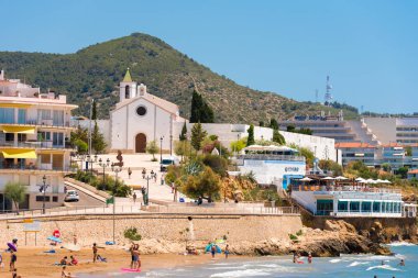 Sitges, Catalunya, İspanya - 20 Haziran 2017: Kilise Ermita de Sant Sıvas görünümünü. Metin için yer kopyalayın.