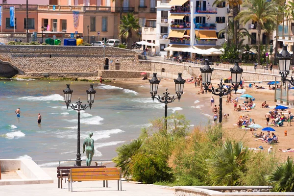 Pohled pláže Sitges, Barcelona, Catalunya, Španělsko. — Stock fotografie