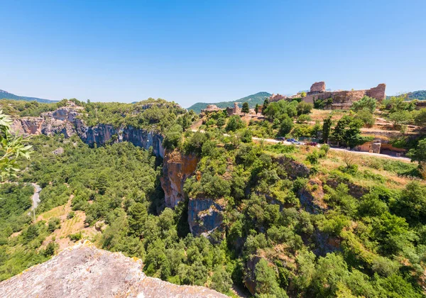 View of the ruins of the castle of Siuran, Tarragona, Catalunya, Spain. Copy space for text. — Stock Photo, Image