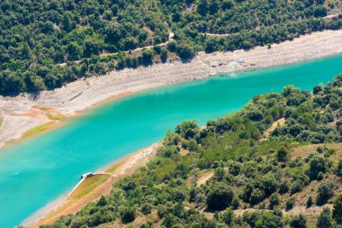 Reservoir Pantano De Siurana, Tarragona, Catalunya, İspanya. Üst görünüm.