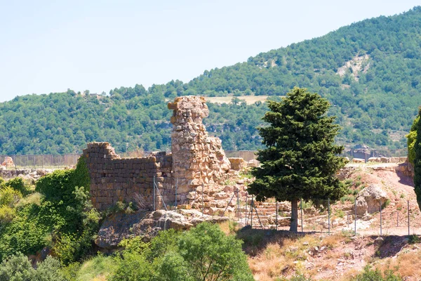 Siuran 城堡，塔拉戈纳，加泰罗尼亚，西班牙废墟的视图. — 图库照片
