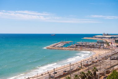 Tarragona, İspanya - 1 Mayıs 2017: Liman ve tren istasyonu'nda Tarragona, Catalunya, İspanya. Metin için yer kopyalayın.