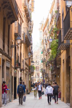 Barcelona, İspanya - 16 Şubat 2017: Gothic Quarter (Barrio Gothico). Dikey.