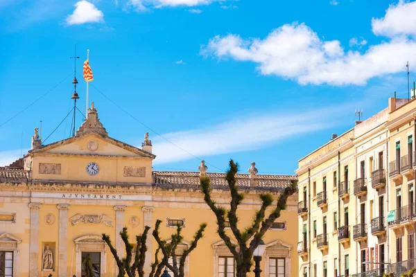 Tarragona, İspanya - 1 Mayıs 2017: Belediye başkanı (Palau belediye) neoklasik inşası. Metin için yer kopyalayın.