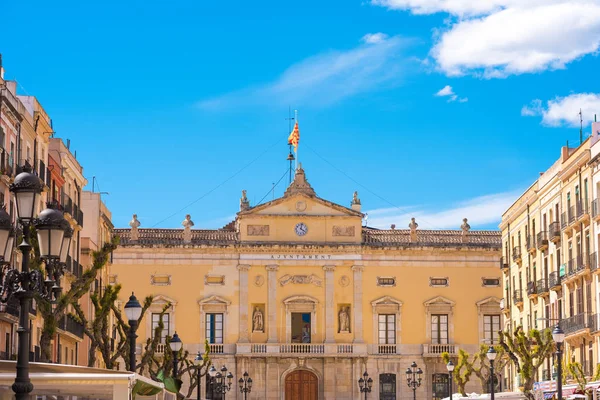 Tarragona, İspanya - 1 Mayıs 2017: Belediye başkanı (Palau belediye) neoklasik inşası. Metin için yer kopyalayın.