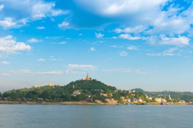 Sagaing şehir, Irrawaddy Nehri, Mandalay, Myanmar, Burma. Metin için yer kopyalayın.