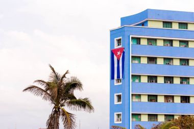 Çok katlı bina, Havana, Küba'da görünümünü. Metin için yer kopyalayın. 
