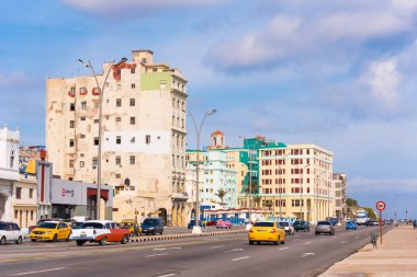 Küba, Havana - 5 Mayıs 2017: Eski Havana'nın sokak görünümünü. Metin için yer kopyalayın.