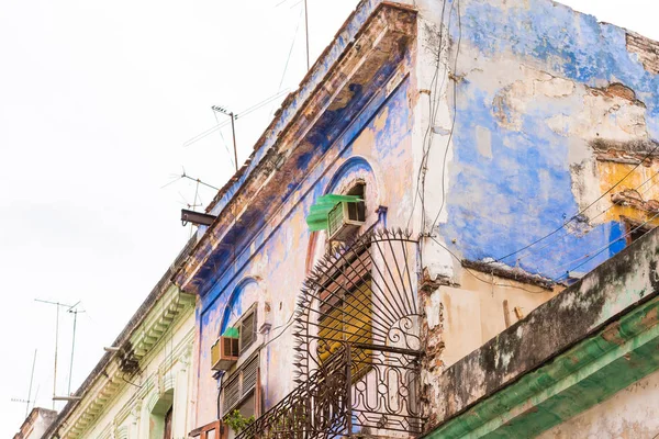 Weergave van de gebouwen van oud Havana, Cuba. Close-up. — Stockfoto