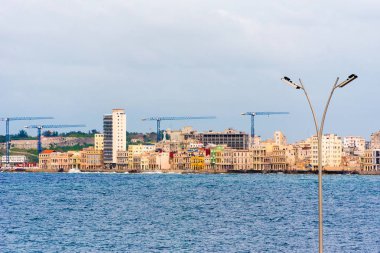 Malecón, Havana, Küba'da dolgu görünümünü. Tex için kopya alanı