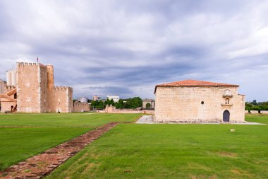 Fort Ozama, Santo Domingo, Dominik Cumhuriyeti görüntüleyin. Metin için yer kopyalayın.