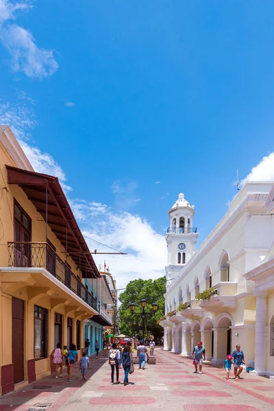 Санто-Домінго, Домініканська Республіка - 8 серпня 2017: вид на історичні будівлі. Скопіюйте простір для тексту. Вертикаль. — стокове фото