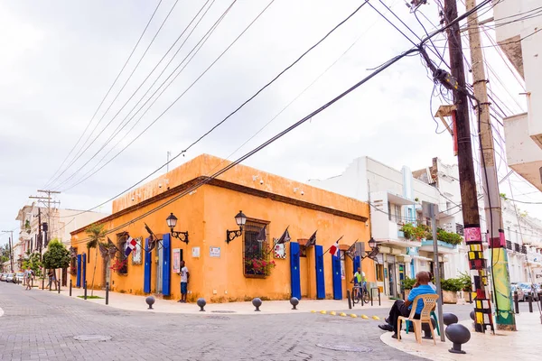 Santo Domingo, Dominikanska republiken - 8 augusti 2017: beskåda av den gamla byggnaden. Kopiera utrymme för text. — Stockfoto