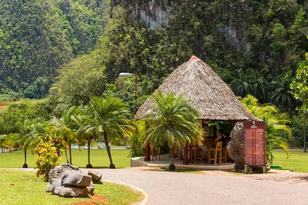 Dağlar, Vinales, Pinar del Rio, Küba binada görüntüleyin. Metin için yer kopyalayın.