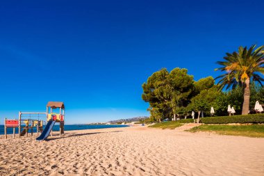 Kum plaj Miami Platja, Tarragona, Catalunya, İspanya. Metin için yer kopyalayın.