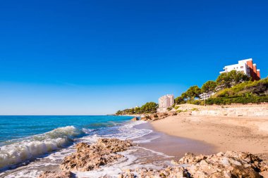Kum plaj Miami Platja, Tarragona, Catalunya, İspanya. Metin için yer kopyalayın.