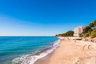 Kum plaj Miami Platja, Tarragona, Catalunya, İspanya. Metin için yer kopyalayın.