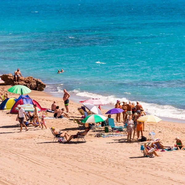 Miami Platja, İspanya - 13 Eylül 2017: Mont-roig del Camp plaj kumlu görünümünü. Metin için yer kopyalayın.