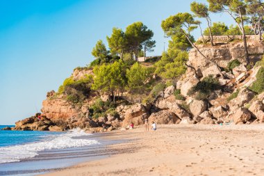 Miami Platja, İspanya - 18 Eylül 2017: Miami Platja kum Beach'te. Metin için yer kopyalayın.